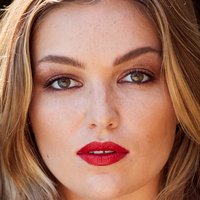 Lili Simmons Çıplak