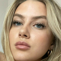 Lilyjordyn Çıplak