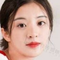 Lin Yuxi Çıplak