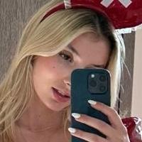 Lina Belfiore Çıplak