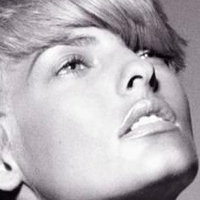 Linda Evangelista Çıplak