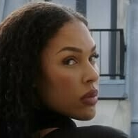 Liz Cambage Çıplak