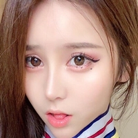 Lydia Yuna Çıplak
