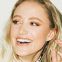 Maika Monroe Çıplak