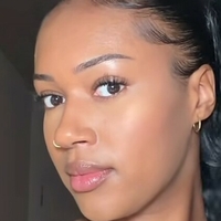 Malika Babel Çıplak