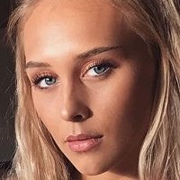 Maren Turmo Çıplak