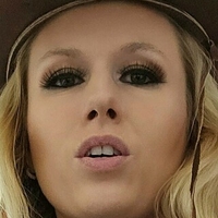 Michelle Moist Çıplak