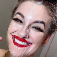 Nika Howard Çıplak