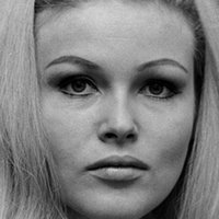 Olga Schoberová Çıplak