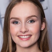 Olivia DeJonge Çıplak