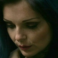 riaesuicide Çıplak