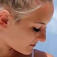 Sanja Ravs Çıplak