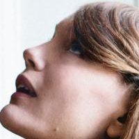 Sarah Riedel Çıplak