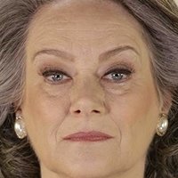 Selma Egrei Çıplak