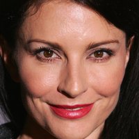 Simmone Mackinnon Çıplak