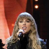Taylor Swift Çıplak