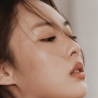 Tharinton Donmuenstri Çıplak