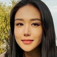 Thea Lee Çıplak