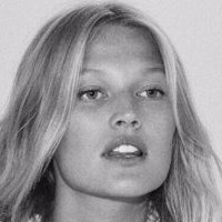 Toni Garrn Çıplak