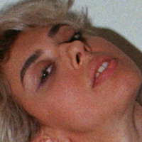 v3lourvix3n Çıplak