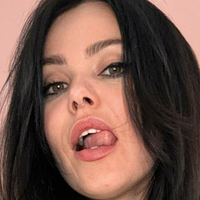 Vikki Blows Çıplak