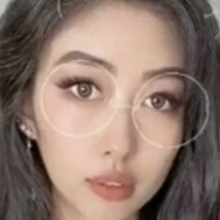 Vyxia Vyxphan Çıplak