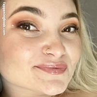 xxxsabrinamay Çıplak