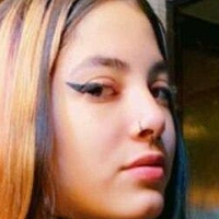 Yeireales Çıplak