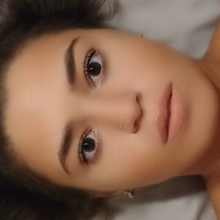 Zola Kiss Çıplak